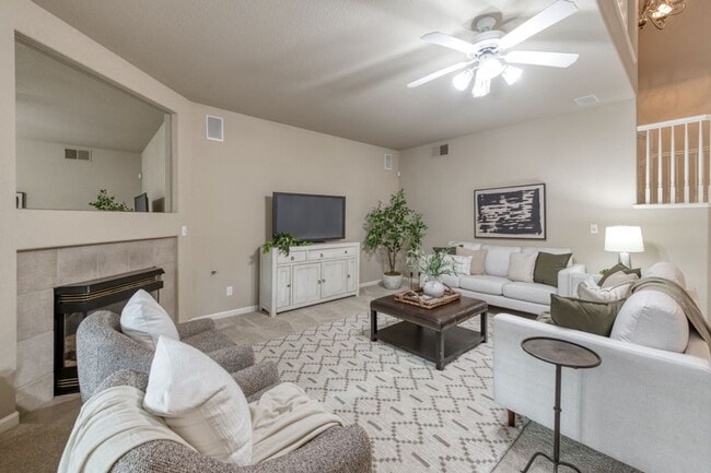 Building Photo - Impressive 4 Bedroom 2.5 Bath home with Po...