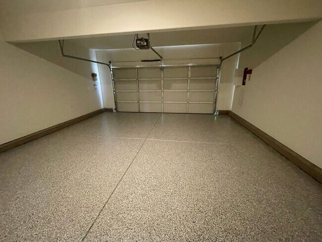 Building Photo - 4 Bedroom Home with His and Hers Closets in Weston Ranch, Gated Community!