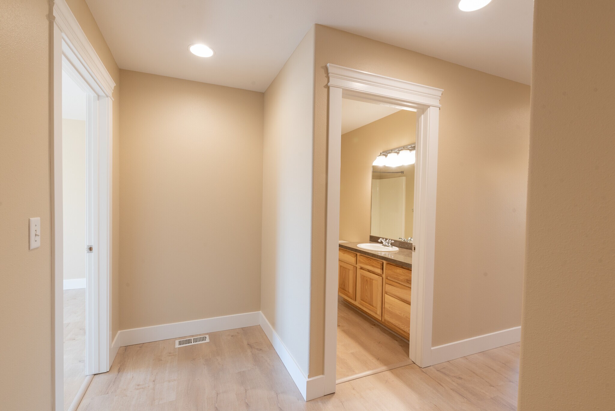 Building Photo - 1035 Road Runner St.