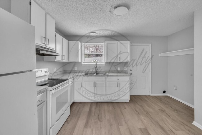 Building Photo - Updated Two Bedroom Ranch w/ Special!