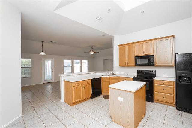 Building Photo - 624 White Falcon Way