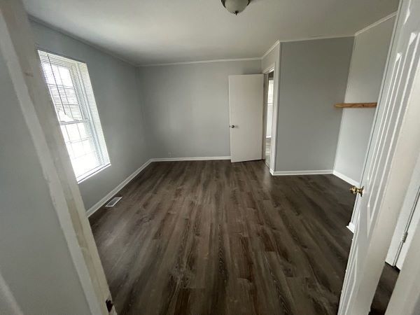 Building Photo - 1st floor Duplex Unit 4bd/2bath in Maryville