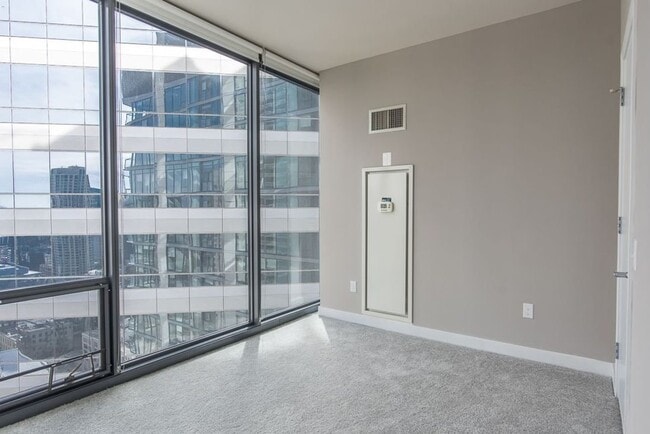 Building Photo - 23 E Illinois St