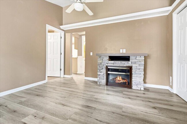 Building Photo - 9535 Listeria St