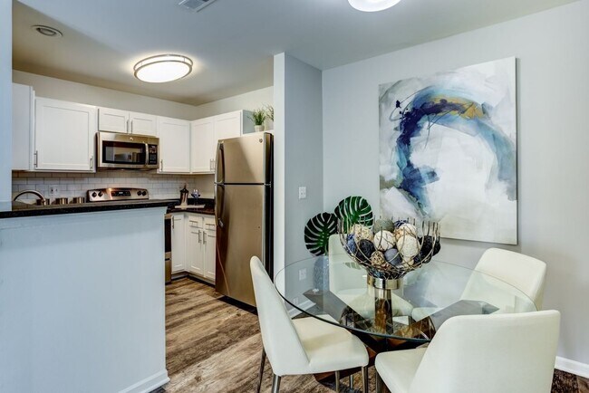 Building Photo - 431 Chopin Ct