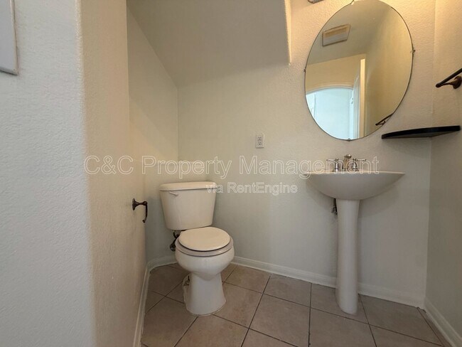 Building Photo - 24724 Ambervalley Ave