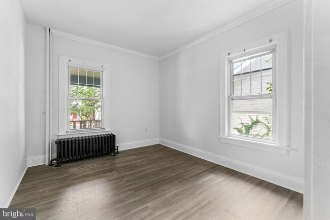 Building Photo - 3006 South Dakota Ave NE