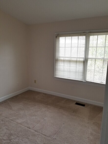 Building Photo - 8141 Madrillon Ct