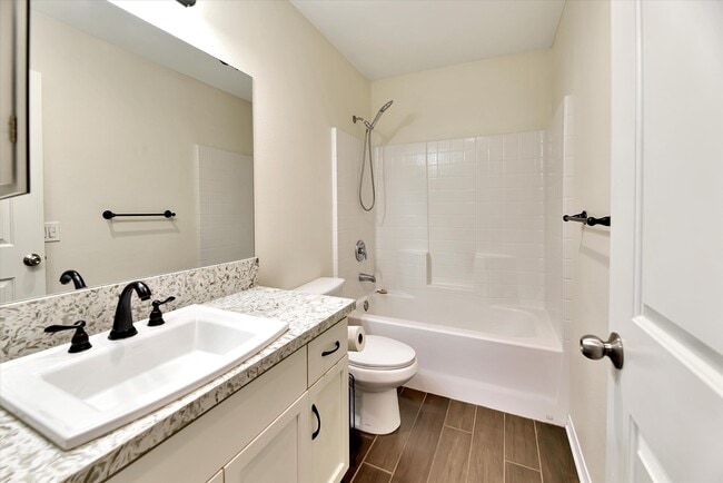 Building Photo - 8624 La Butte Ln