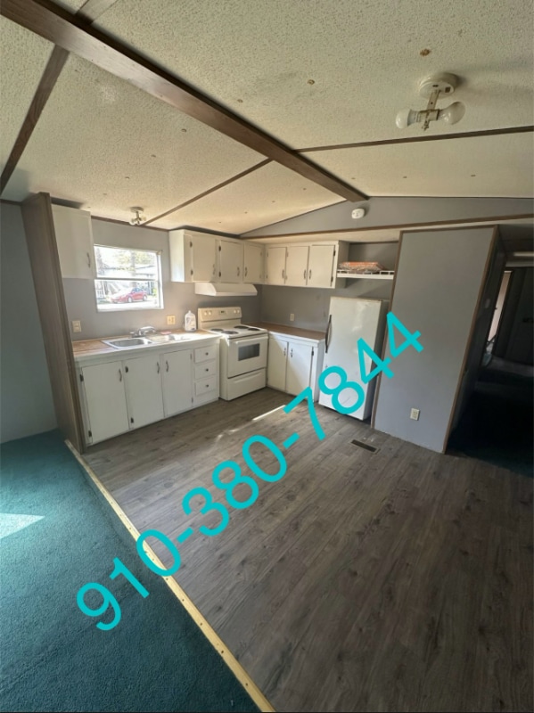 Building Photo - 200 Scrimon St