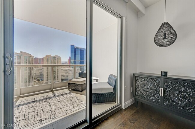 Building Photo - 222 Karen Ave