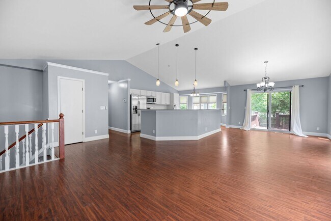 Building Photo - Beautiful 5 bedroom home in Andover School...