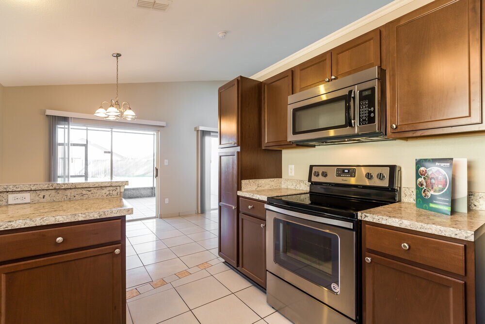 Building Photo - 11831 Cranbourne Dr