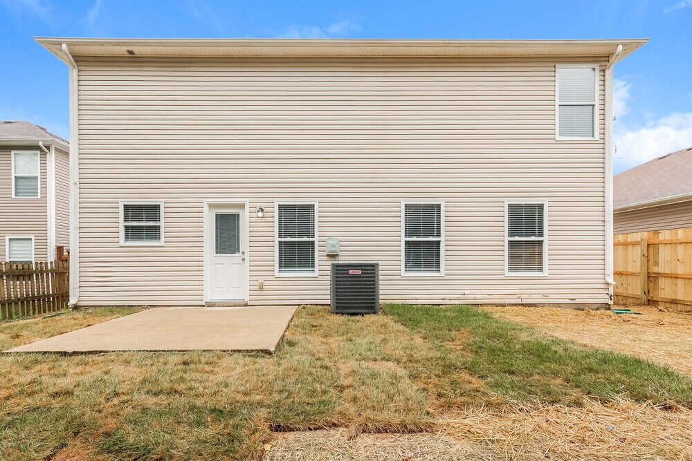 Building Photo - 209 Centreboard Ct