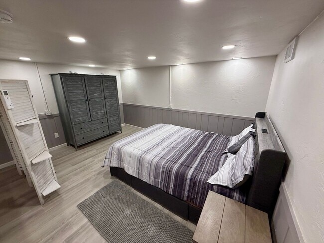 Building Photo - 24AS Studio