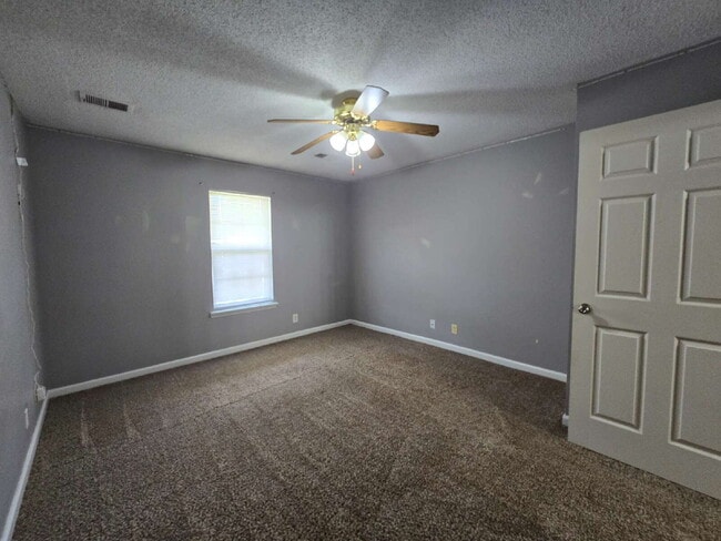 Building Photo - 1019 Shadow Ridge Ave