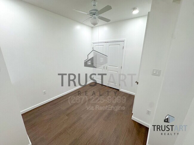 Building Photo - 910 N 41st St