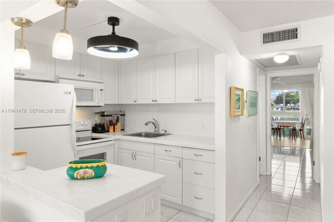 Building Photo - 1018 Durham A