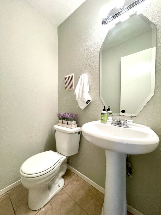 Building Photo - 1703 Coronado Hills Dr