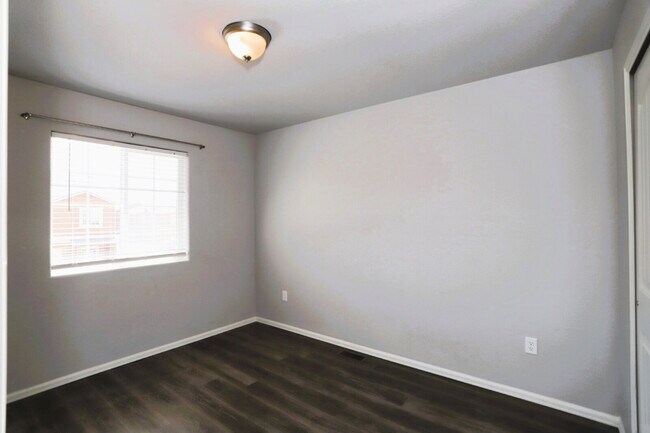 Building Photo - Welcome Home to Comfort & Convenience!