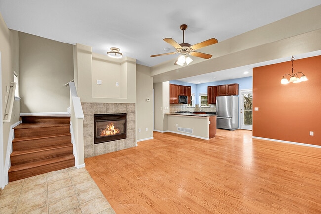 Building Photo - 2233 Watersong Cir