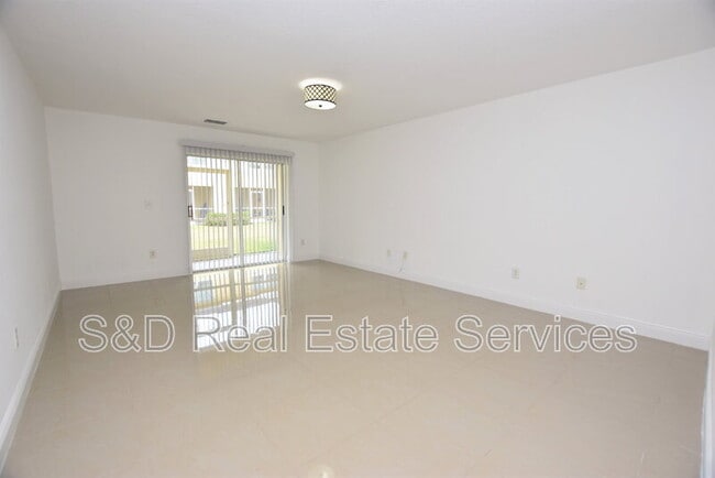 Building Photo - 5410 River Rock Rd