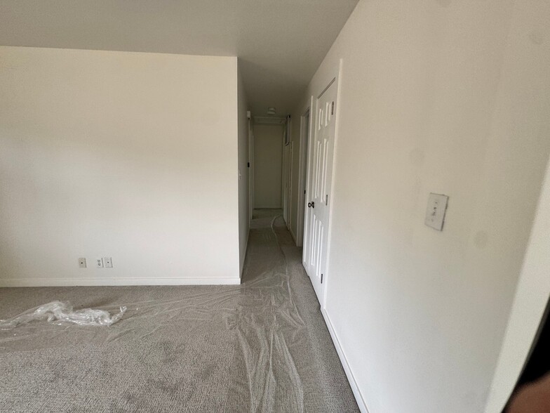 Building Photo - 3090 Aurora Ave