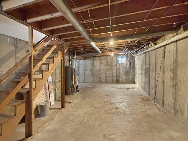 Building Photo - 3745 Johns Manville Ave