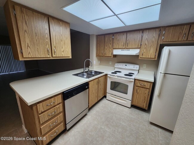 Building Photo - 1602 University Ln