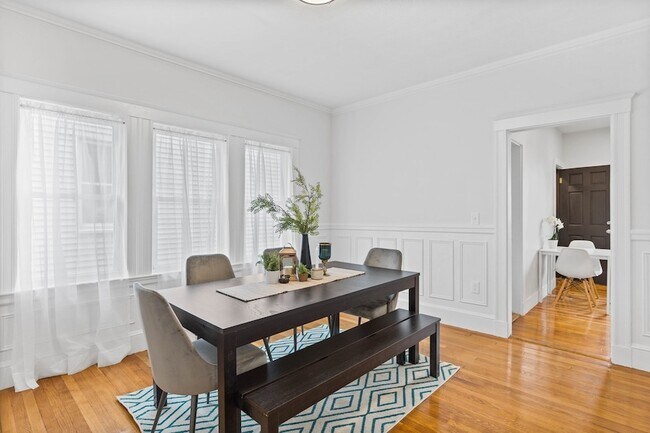 Building Photo - 60 Lithgow St