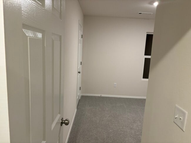 Building Photo - 801 S Katlyn Dr