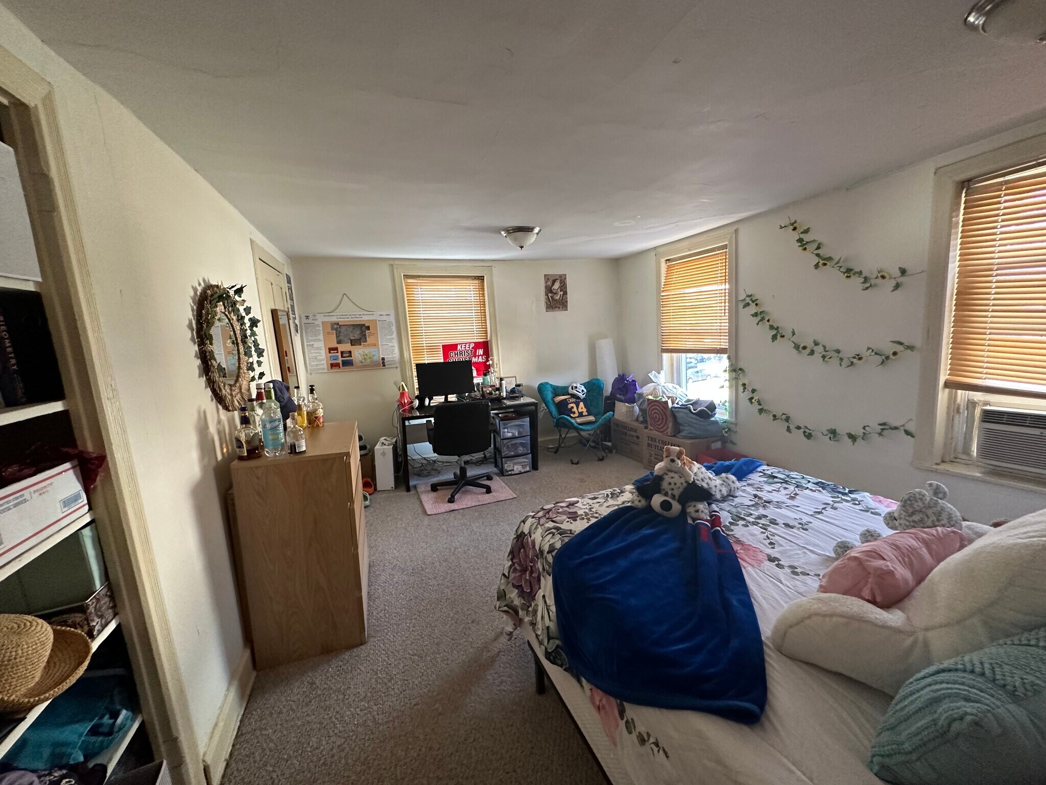 Building Photo - 4047 Spruce St