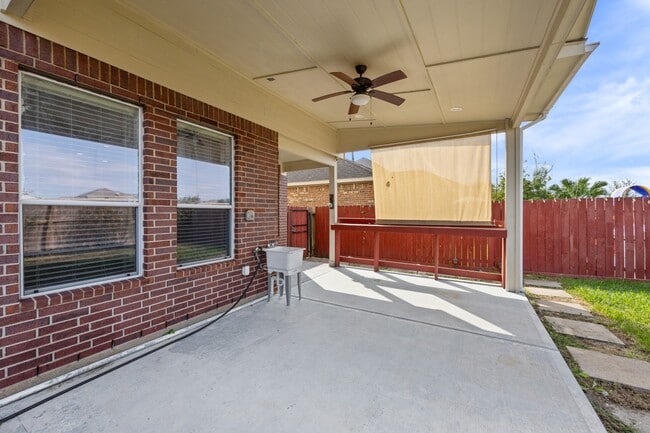 Building Photo - 1946 Hawthorne Brook Ln