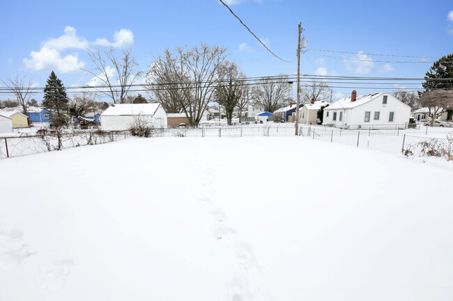 Building Photo - 1110 Fairwood Ave