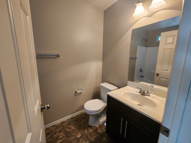 Building Photo - Unique condo with rooftop Strip Views and modern amenities.