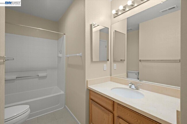 Building Photo - 38806 Litchfield Cir