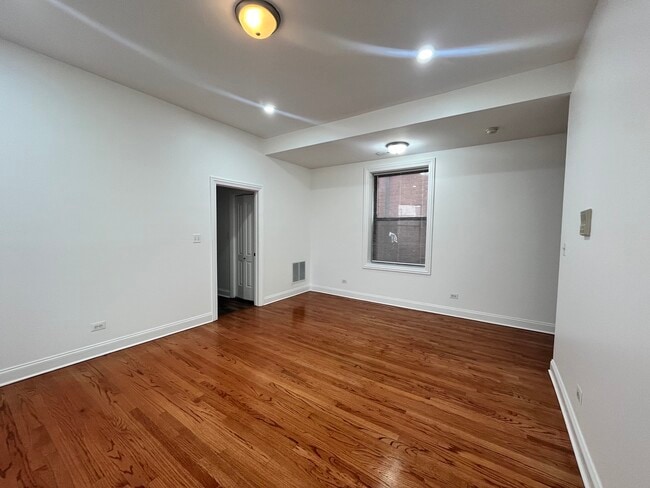 Building Photo - 5172 S Michigan Ave