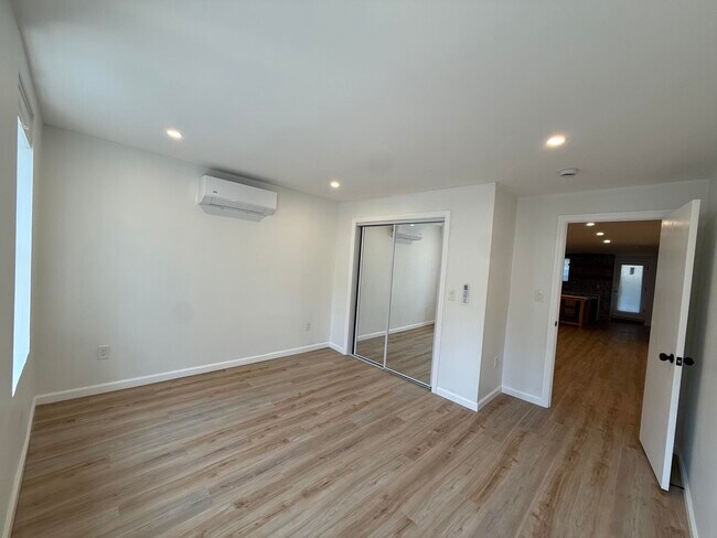 Building Photo - 13 Cambridge Ave