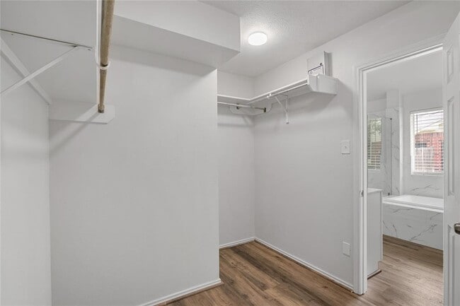 Building Photo - 6727 Shelby Oaks Dr