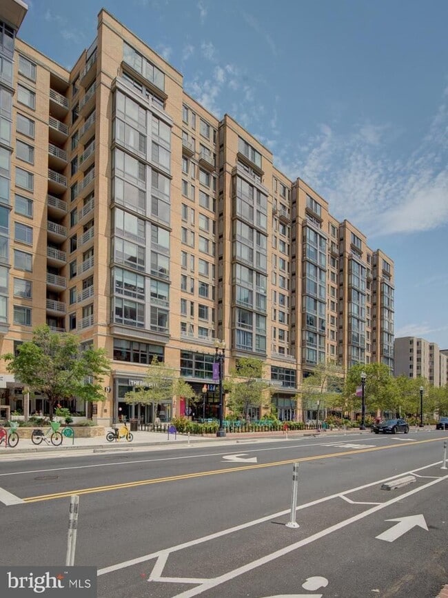 Building Photo - 475 K St NW