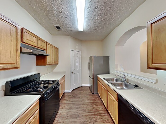 Building Photo - 320 Lake Royale Pl