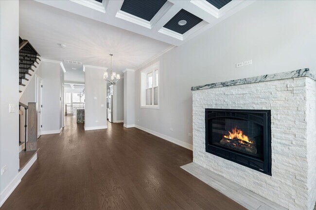 Building Photo - 6241 S Woodlawn Ave