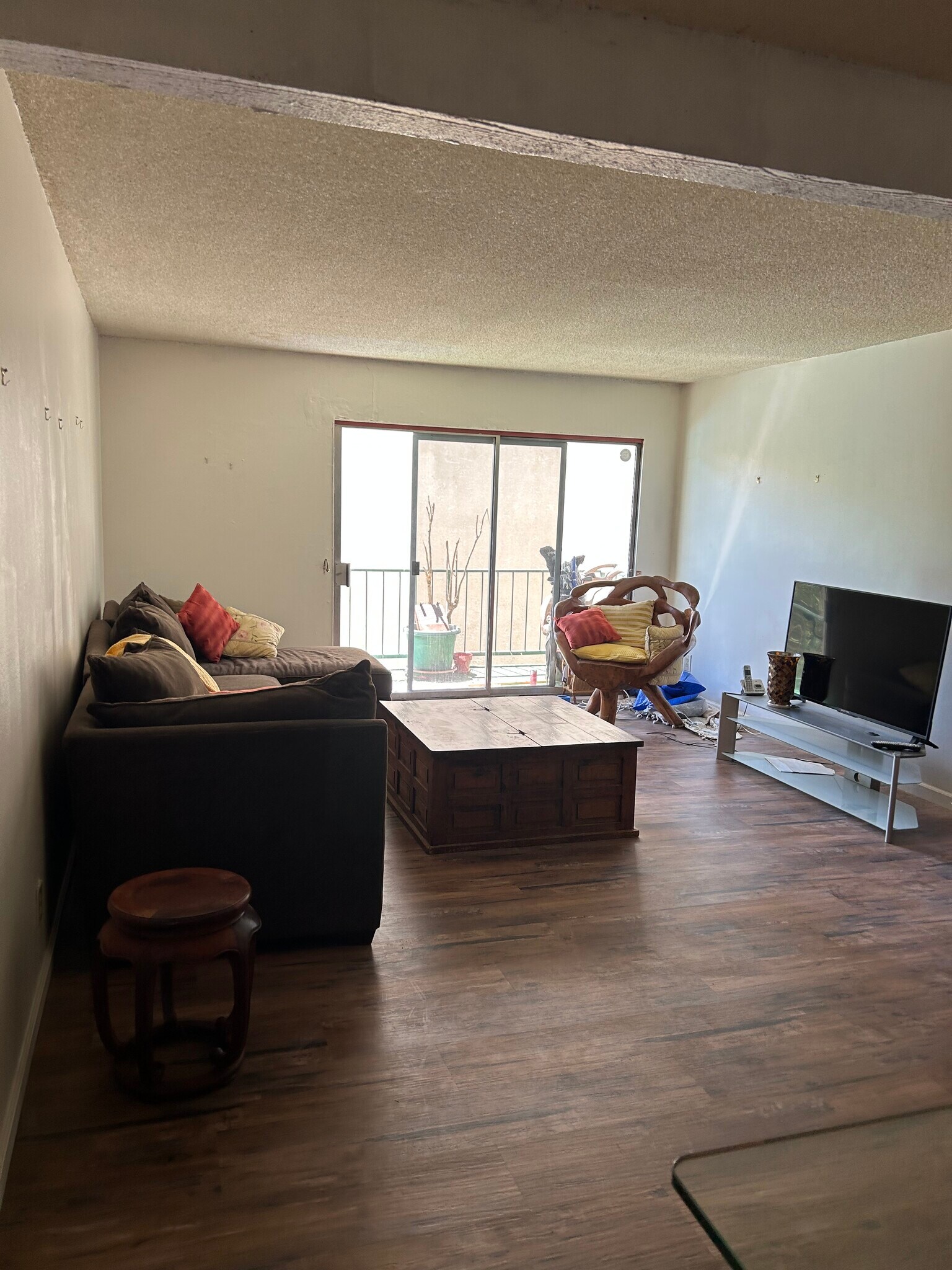Building Photo - 5460 White Oak Ave