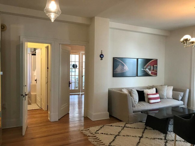 Building Photo - 1901 Columbia Rd NW