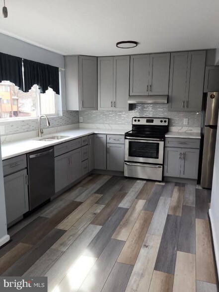 Building Photo - 15266 Lodge Terrace