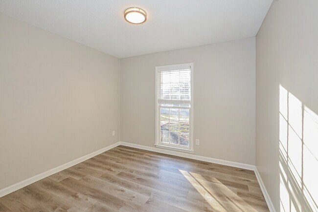 Building Photo - 4520 S Germantown Rd