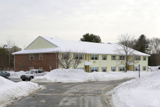 Building Photo - Lamplighter Village