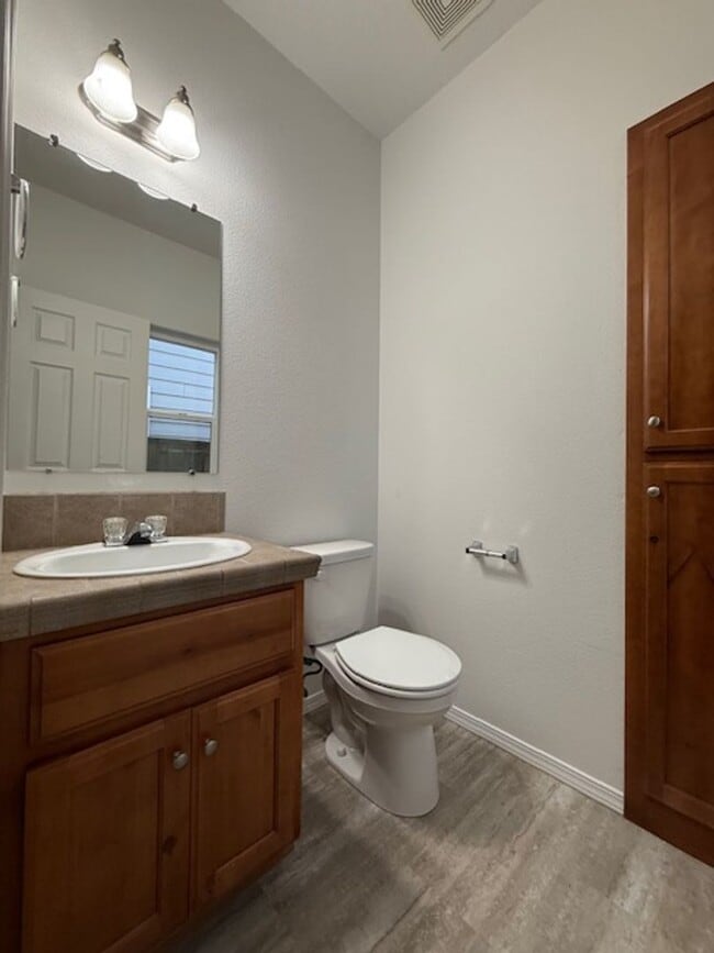 Building Photo - 3 Bedroom 2.5 Bath Forest Grove OR