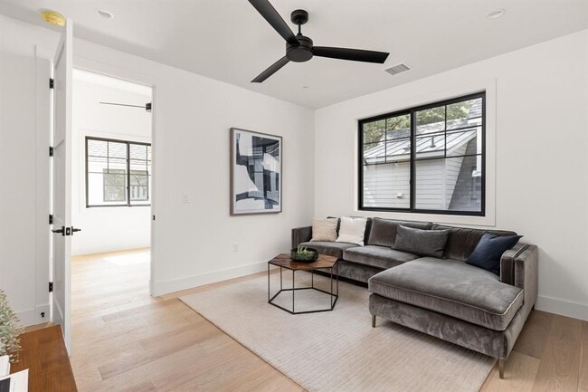 Building Photo - 2707 Stacy Ln