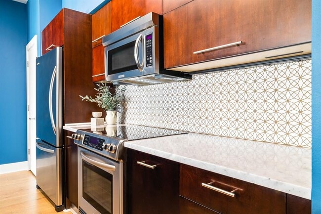 Building Photo - 603 Davis St